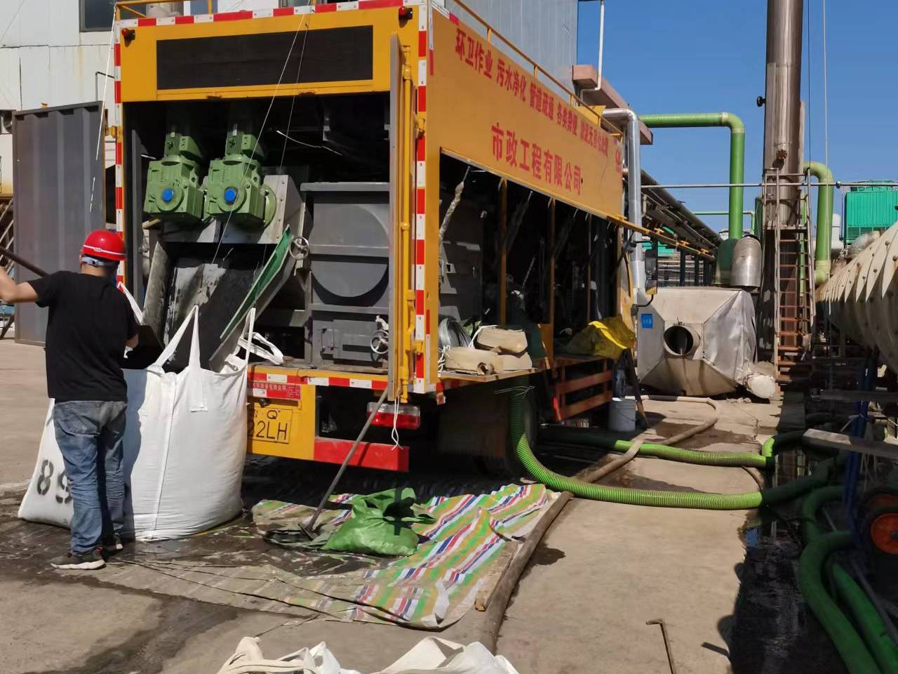 寻甸淤泥压干处理